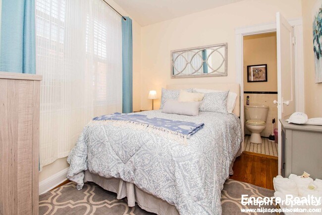 191 Kent St unit 3, Brookline, MA 02446 - photo 3