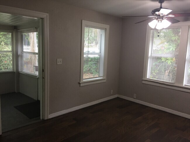 873 10th Ave S, Saint Petersburg, FL 33701 - photo 4