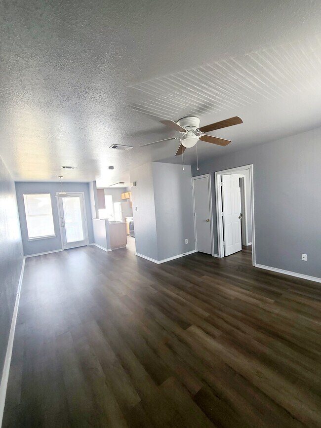 1707 Spring Rose Cir unit D, Killeen, TX 76543 - photo 3