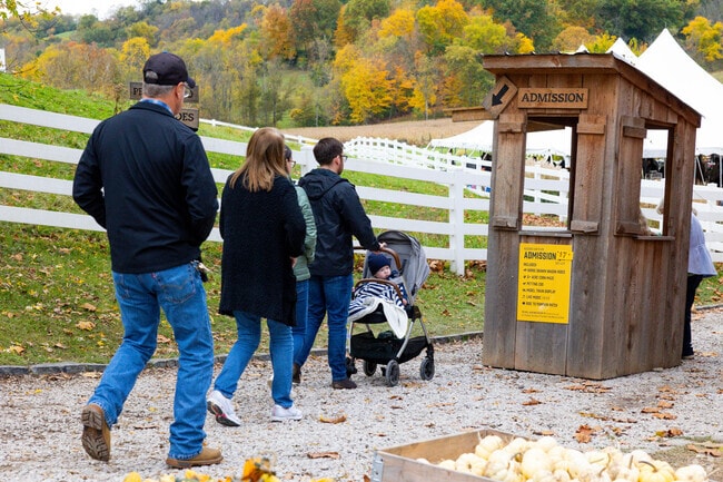 Residents can head to nearby Neltner's farm to attend seasonal festivals.