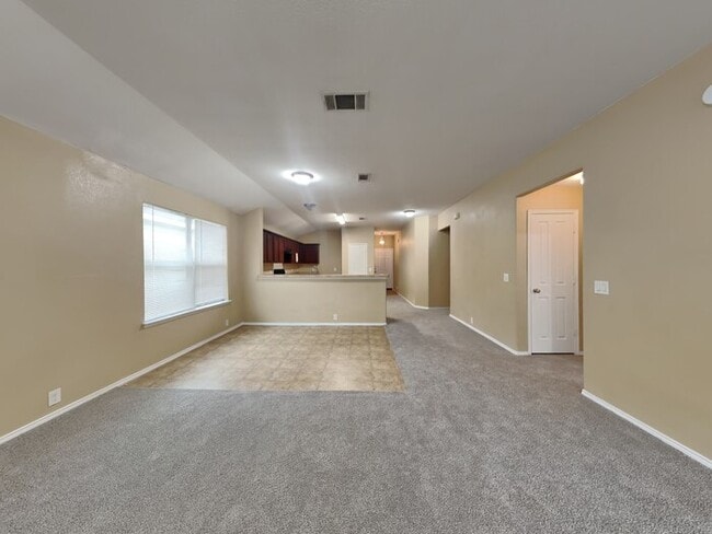 152 E Kirnwood Dr, Dallas, TX 75241 - photo 4