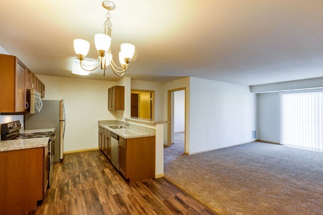 Eagles Landing, Williston, ND 58801 - photo 6