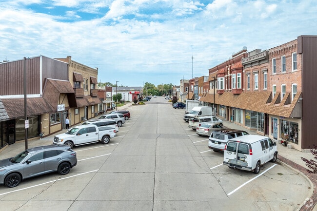 Downtown Tama is home to a few restaurants, a local bar, grocery store, and small businesses.