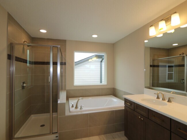 31264 Pendleton Landing Cir, Wesley Chapel, FL 33545 - photo 6