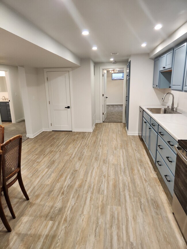 3085 Summer Place unit B, Green Bay, WI 54313 - photo 4