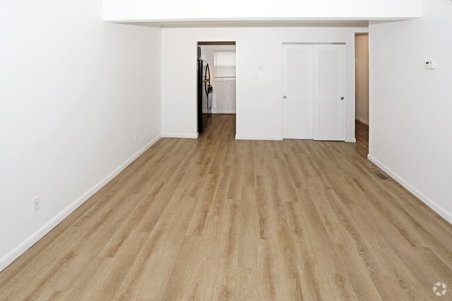 2BR,1.5BA, Townhouse