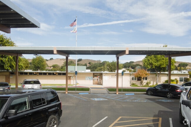 Jonata Middle School receives a B- minus from Niche.