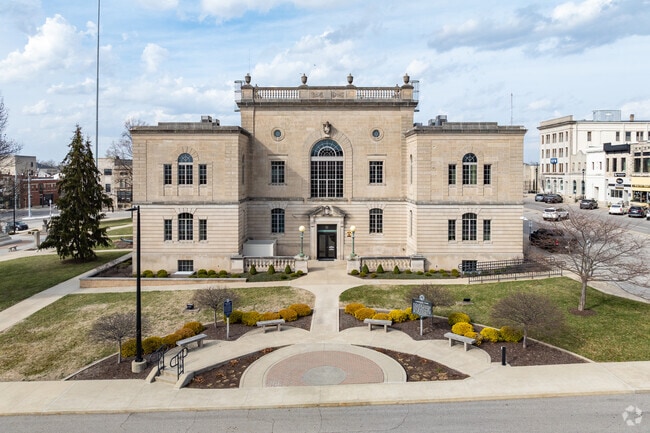 The Circuit Court of Bedford is surrounded by historical placards with Bedford's history.