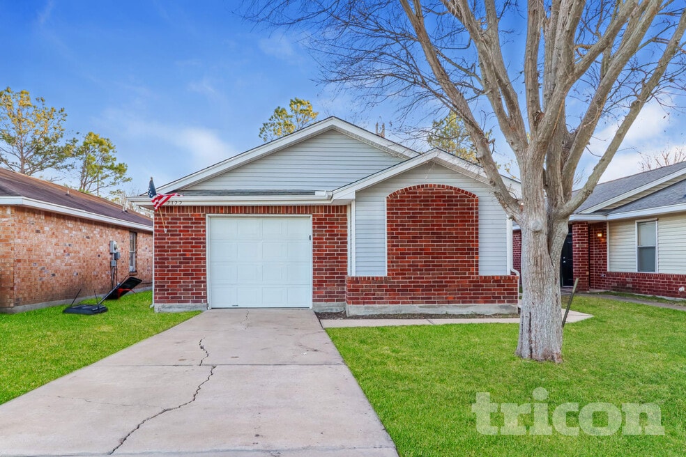 3155 Boynton Dr, Houston, TX 77045 - photo 1