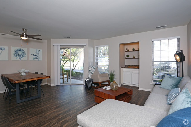 1BR, 1BA - Aspen - Living Room