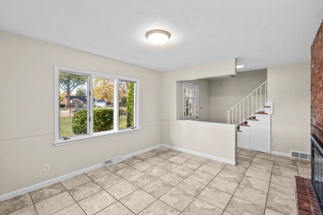 3735 Heatherdowns Blvd, Toledo, OH 43614 - photo 5