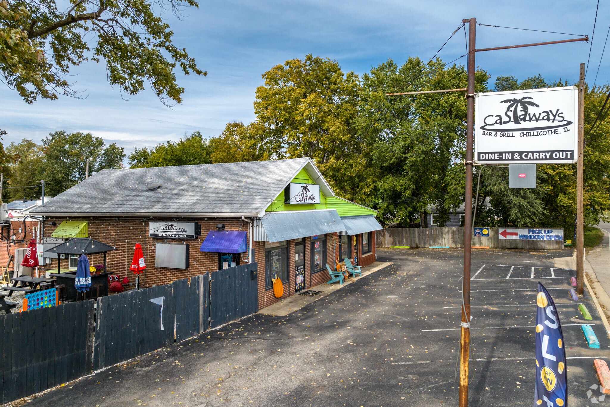 Castaways is a bar and grill located on North 4th Street in Chillicothe.