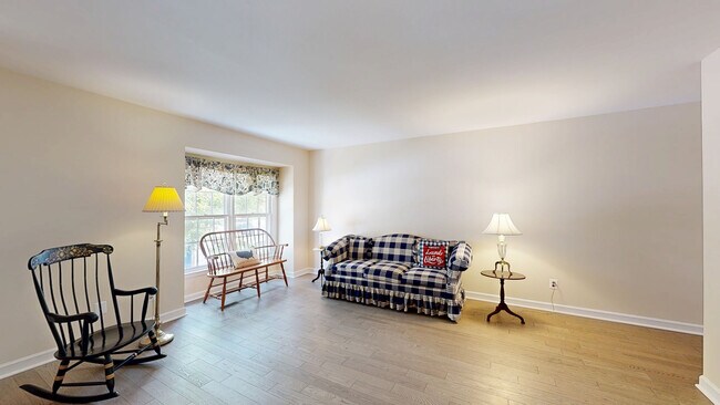 14523 Cambridge Cir, Laurel, MD 20707 - photo 2