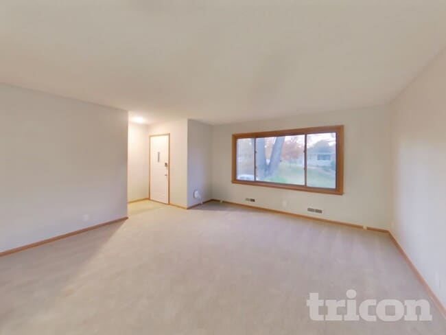 6928 45th Place N, Minneapolis, MN 55428 - photo 2