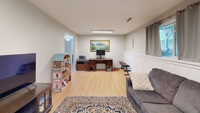 19 W 29th Ave, Spokane, WA 99203 - photo 2