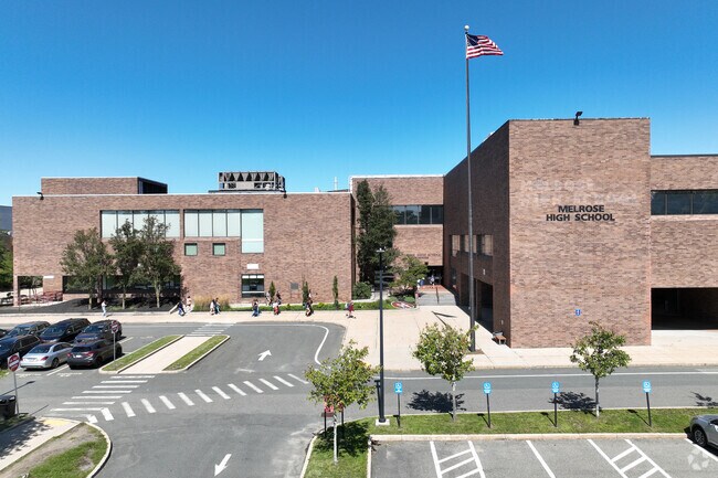 Melrose High School is a highly rated school in the Melrose area near Mount Hood.