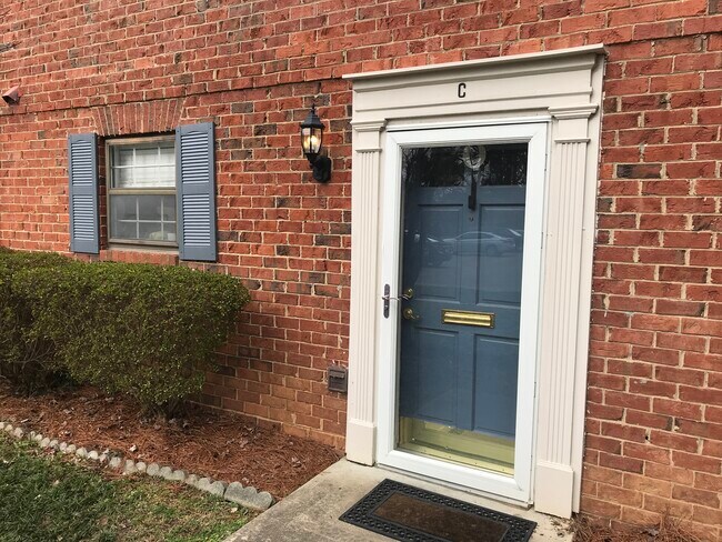 5813 Nottoway Ct unit C, Raleigh, NC 27609 - photo 3