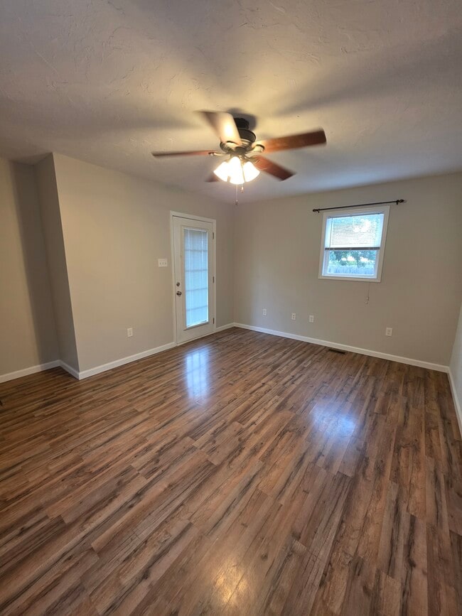 324 3rd St unit 324-1, Hanover, PA 17331 - photo 5