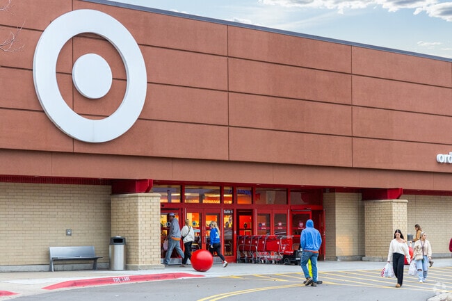 There's also easy access to a Target at the River Hills Mall close by to University Park.