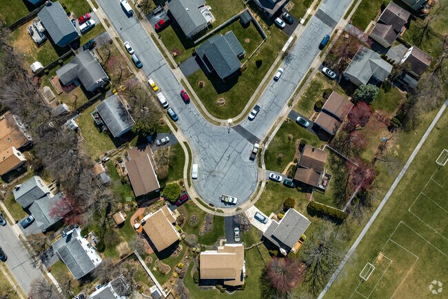 If you enjoy traditional neighborhood layouts, then Amber Meadows is the spot for you!