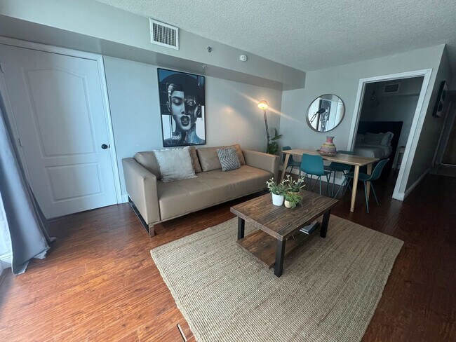 1 SE 12th St unit FL19-ID1022198P, Miami, FL 33131 - photo 2