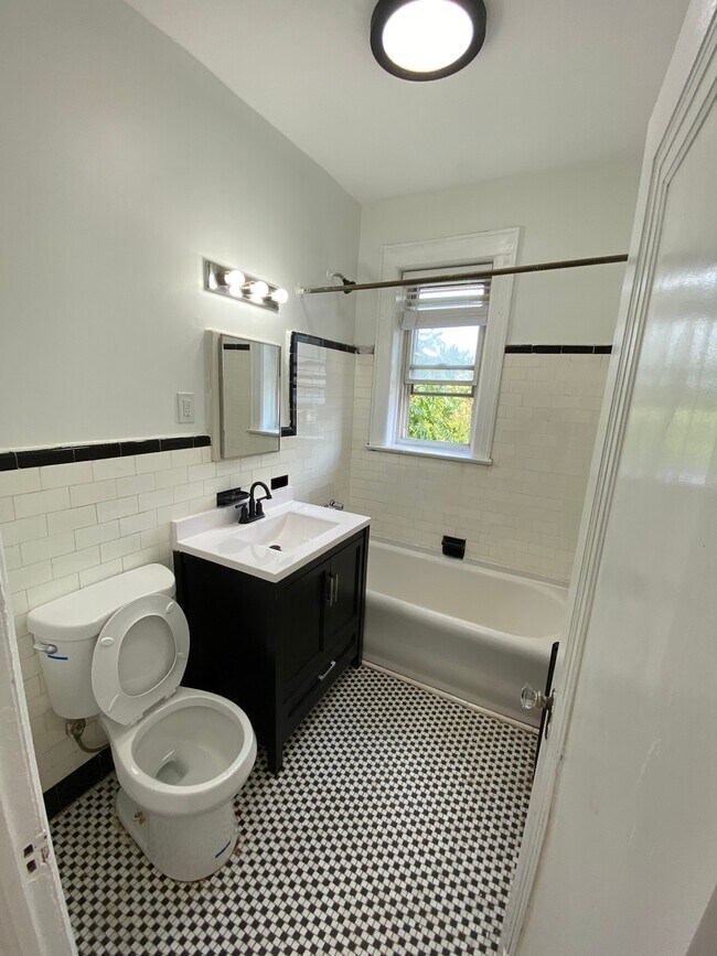 Berkeley Arms Apartment Homes, Rutherford, NJ 07070 - photo 7