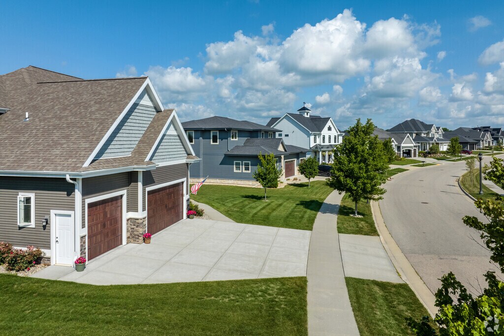2418 Kilarney Way, Waunakee, WI 53597