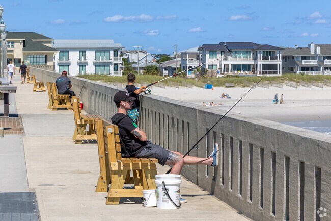 The Wrightsville Beach fishing pier is only a 10-minute drive from Winter Park.