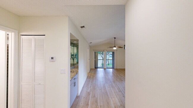 350 Club Cir unit 2060, Boca Raton, FL 33487 - photo 2