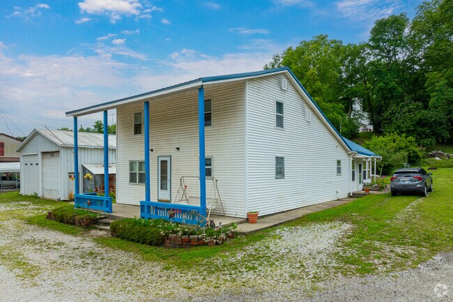 Pittsburg has a handful of saltbox style homes.