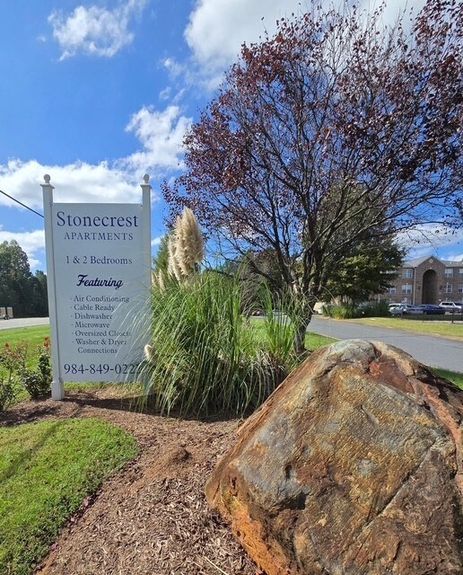 320 W 11th St, Siler City, NC 27344