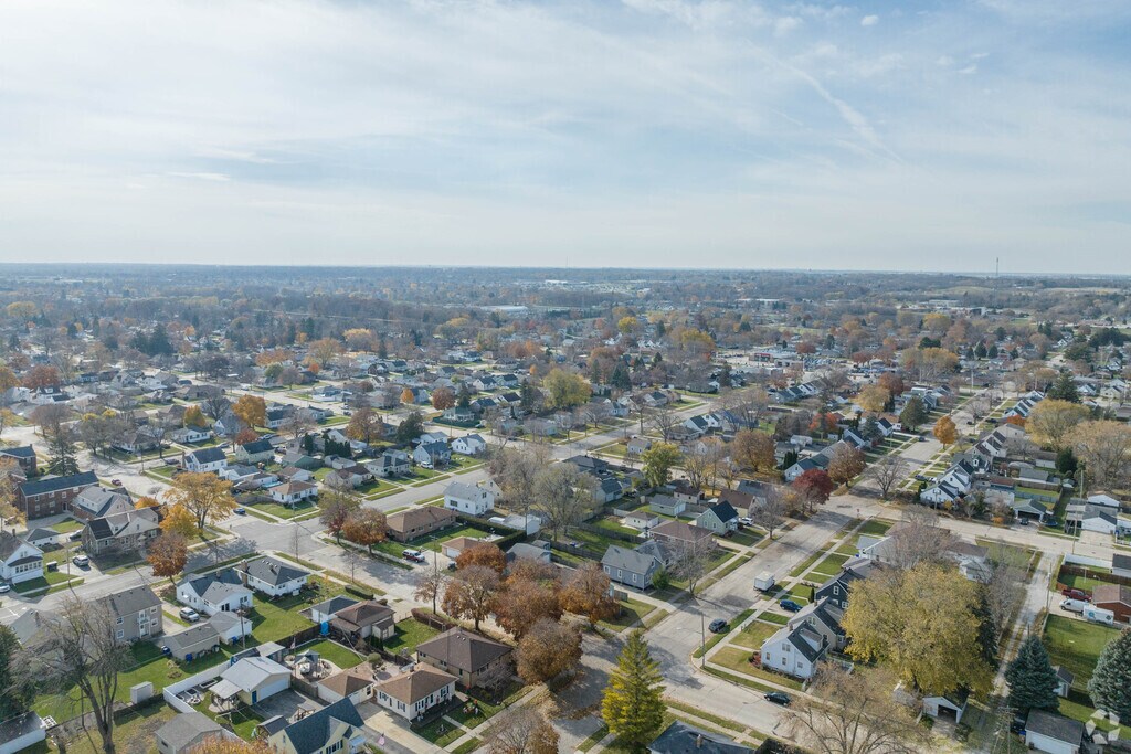 Shagbark Apartments 4042 Washington Rd, Kenosha, WI