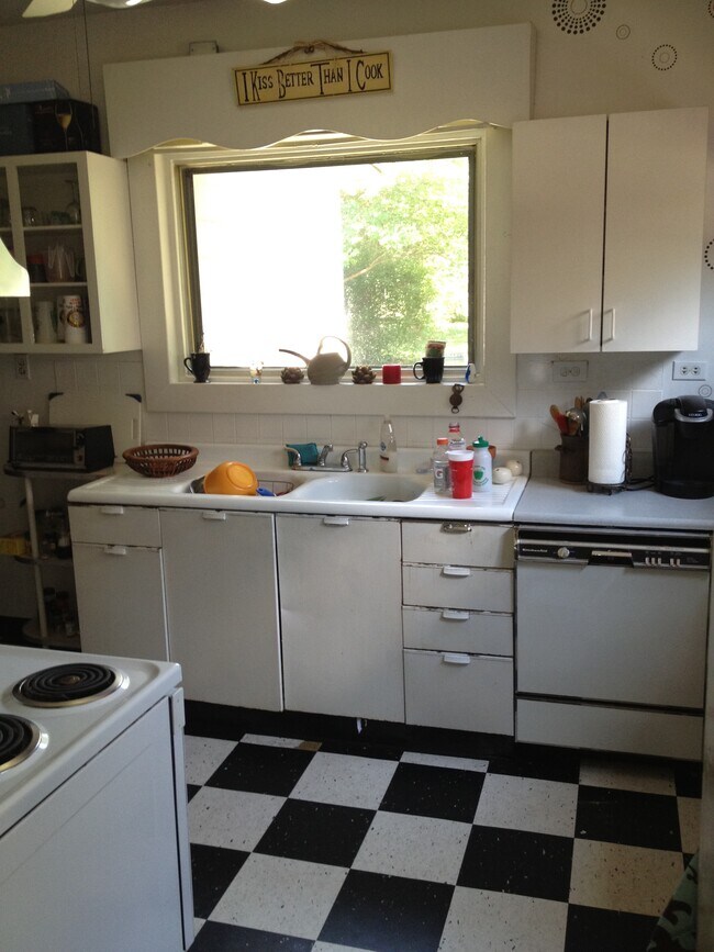 2288 York Ave, Memphis, TN 38104 - photo 7