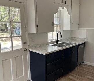 2403 E Bayley St, Wichita, KS 67211