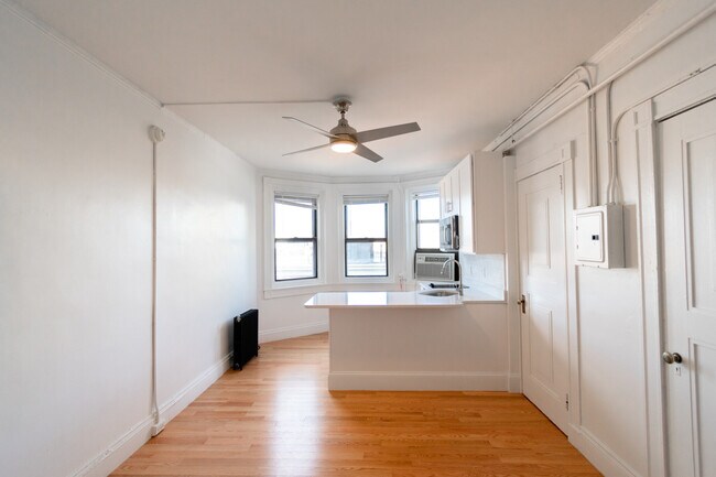 65 Saint Botolph St unit 515, Boston, MA 02116 - photo 2