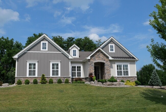 4779 Farrcroft Dr unit 36107795, Easton, PA 18040 - photo 3