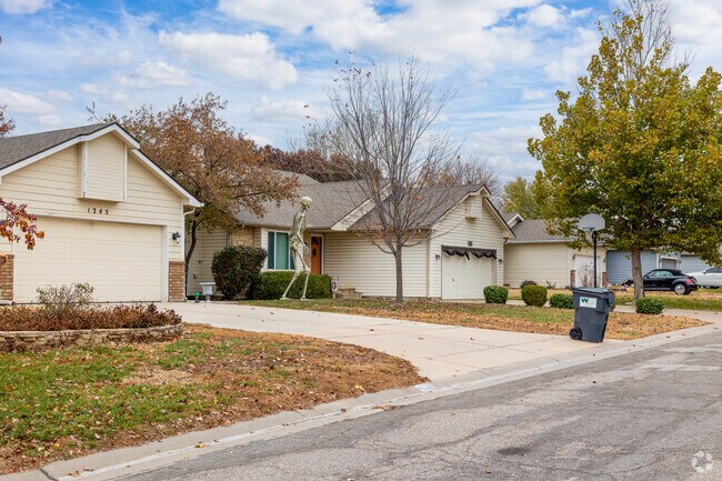 Many of the homes throughout Harrison Park are very similar in architectural design.