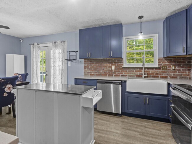 2007 Robert Bowie Dr, Upper Marlboro, MD 20774 - photo 7