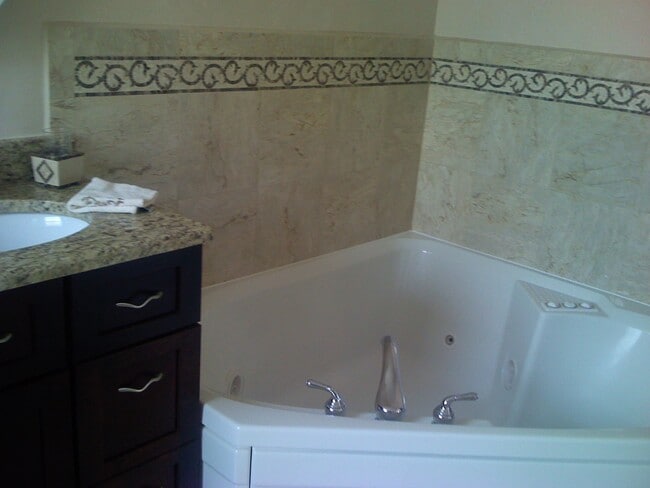 2539 W Lunt Ave unit 1, Chicago, IL 60645 - photo 7