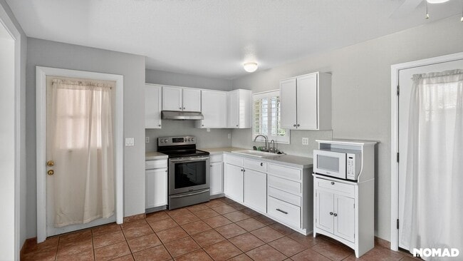 15431 N 23rd St, Phoenix, AZ 85022 - photo 2