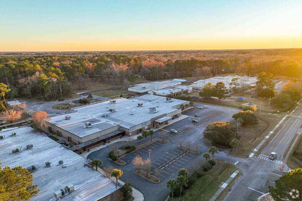 Flowertown Elementary is a public Pre-K through Elementary school in Summerville.