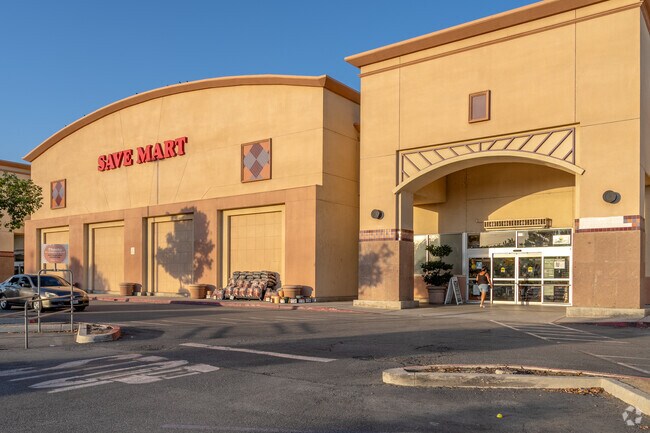 Save Mart provides residents of San Trope with fresh products and daily essentials.