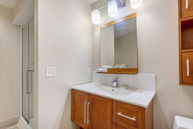 925 Common St unit ID1267820P, New Orleans, LA 70112 - photo 7