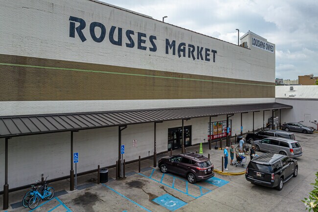 Rouses Market serves residents of the New Orleans CBD and the surrounding area.
