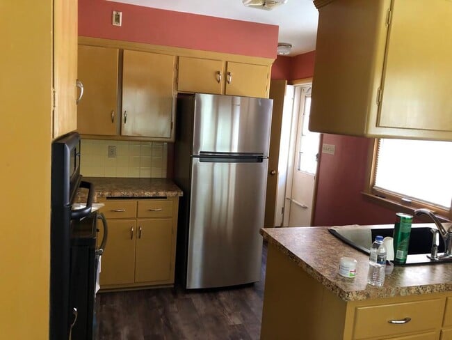 4075 N 85th St unit 4075, Milwaukee, WI 53222 - photo 6