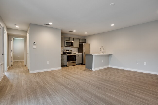 3328 Cedarplaza Ln unit 138, Dallas, TX 75235 - photo 7