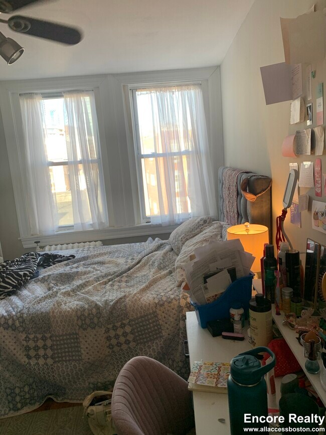 224 Hanover St unit 26, Boston, MA 02113 - photo 4