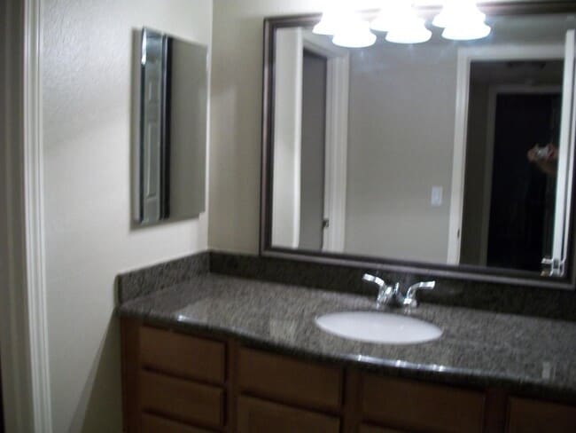 Valencia Apartments, Las Vegas, NV 89119 - photo 5