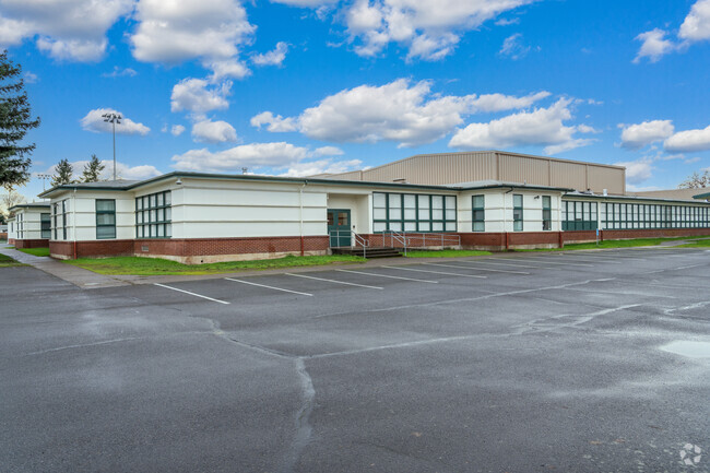 Yujin Gakuen Elementary School provides learning for students in grades K-5 in Eugene, Oregon.