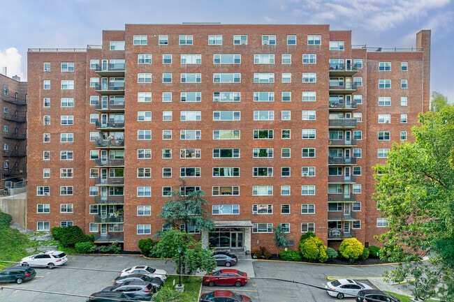 Hamilton Weehawken Residences: Where Luxury Meets Comfort in Modern Living!, Weehawken, NJ 07086 - photo 3